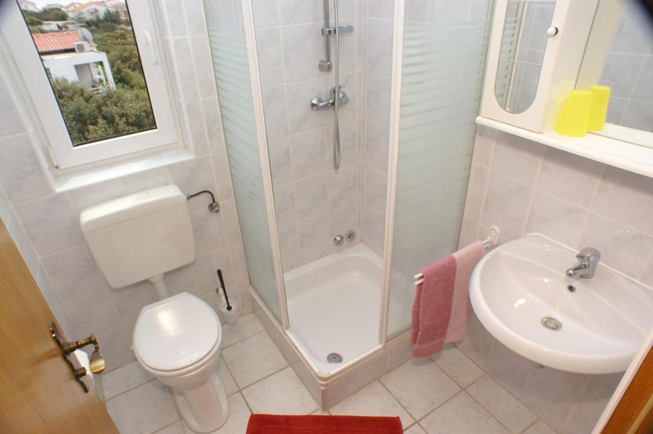 Apartments By The Sea Mandre, Pag - 4098 Екстериор снимка