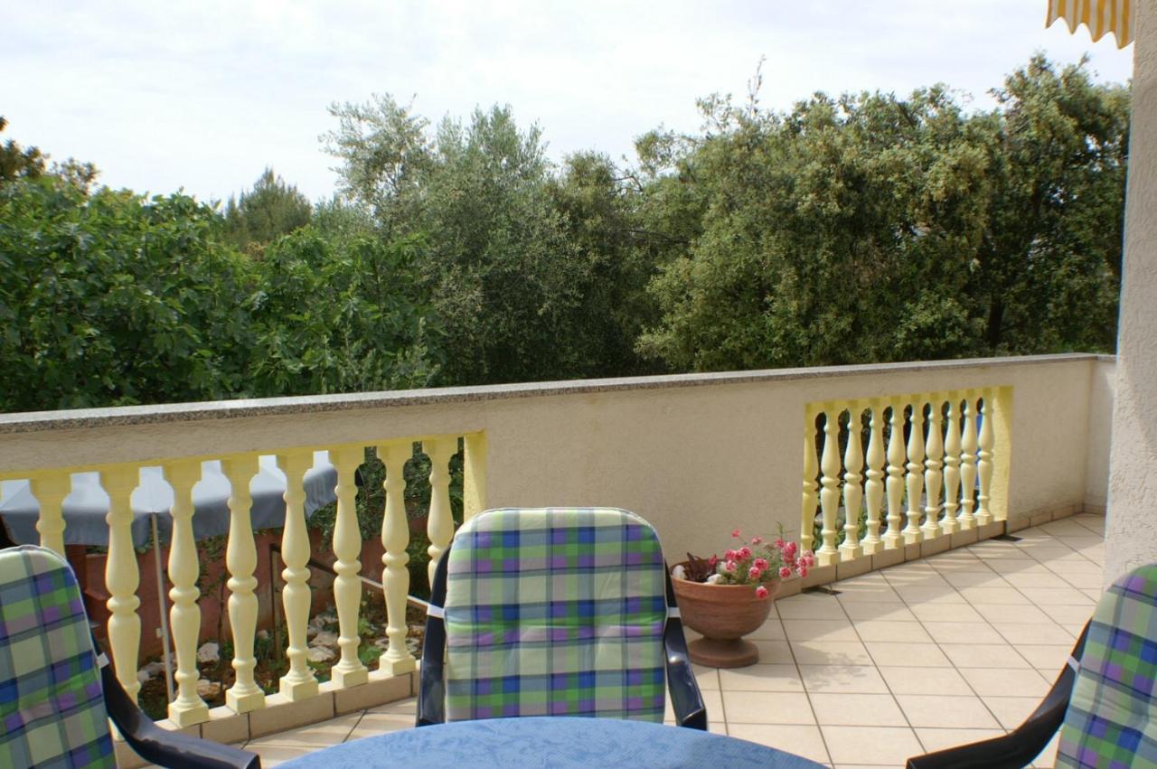 Apartments By The Sea Mandre, Pag - 4098 Екстериор снимка