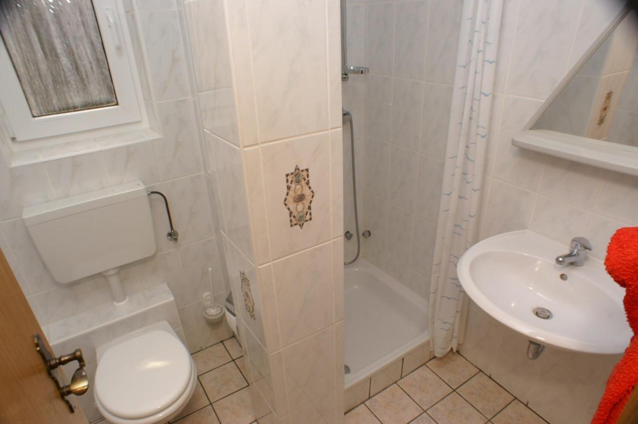 Apartments By The Sea Mandre, Pag - 4098 Екстериор снимка